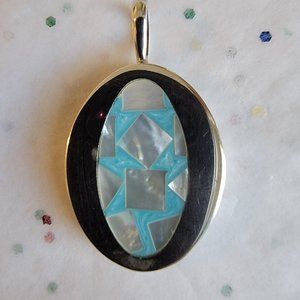 NEW MOP SHELL CONFETTI PIECES INLAY IN AQUA BLUE SHELL SILVER PENDANT SOULFLOWER